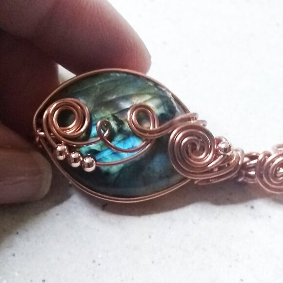 Mesmerizing Labradorite Pendant - Copper Wire Wrap! Handmade + One-of-a-kind! - Picture 4 of 13